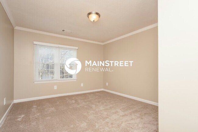 Building Photo - 4 Bedroom Pet-Friendly Home in Kennesaw, GA with Main Street Renewal