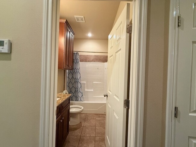 Building Photo - 811 S Wilson St