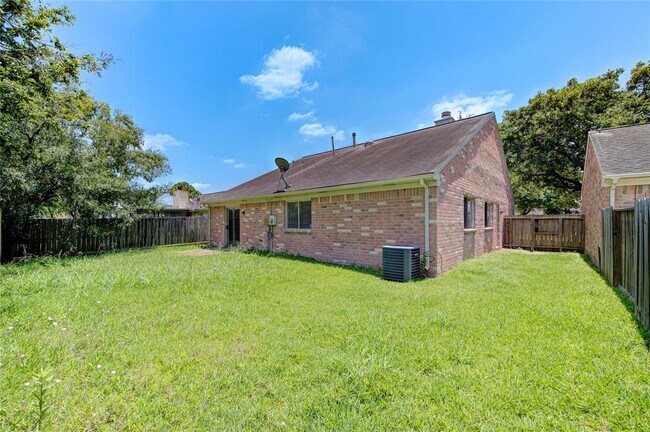 Building Photo - 4407 Alamo Ave