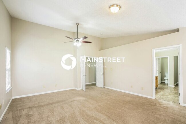 Building Photo - 4 Bedroom Pet-Friendly Home in Indianapoli...