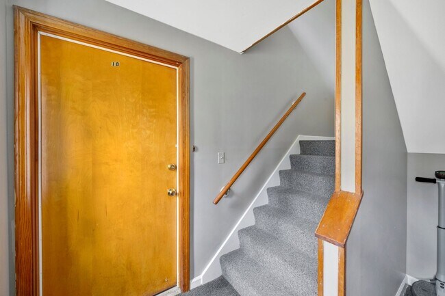 Building Photo - Andover, CT- One bedroom one bath apt in a gorgeous country setting.  It is time for a new start!