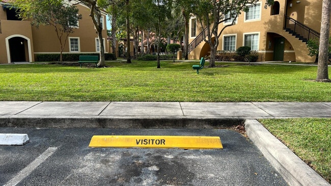 Building Photo - 7950 N Nob Hill Rd