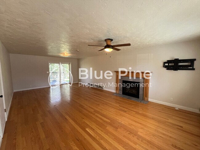 Building Photo - 395 Hemlock Cir