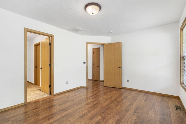 Building Photo - 113 Bailey Cir