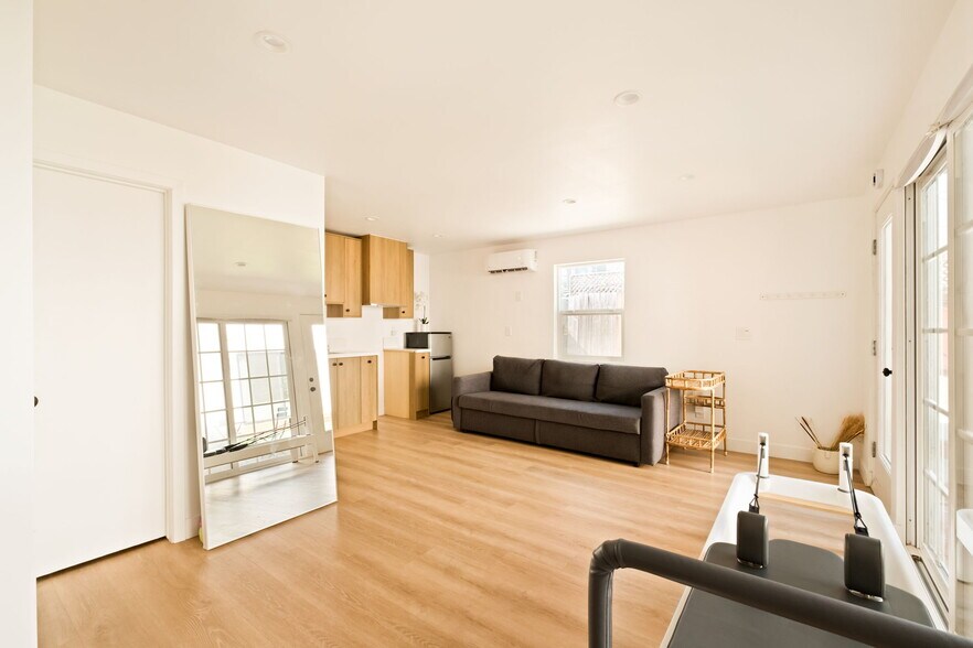 Building Photo - 1615 S Crescent Heights Blvd