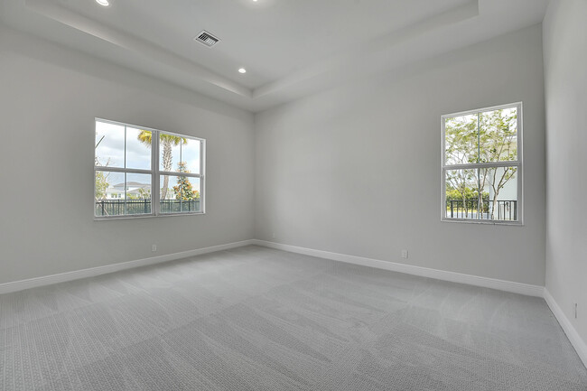 Building Photo - 9341 Crestview Cir