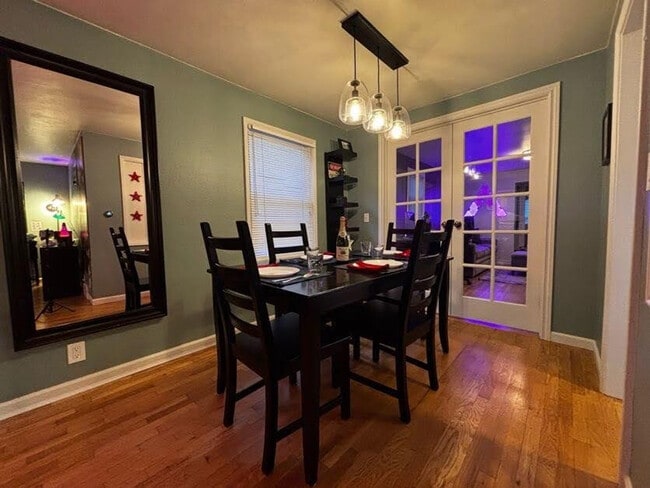 Building Photo - 11315 Roosevelt Way NE