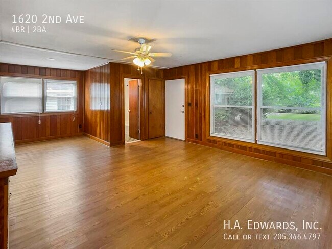 Building Photo - 1620 2nd Ave