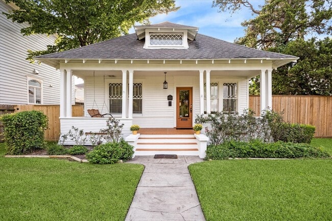 Primary Photo - 1847 Cortlandt St