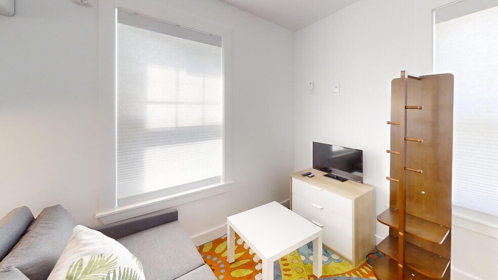 Building Photo - 36 Shepard St