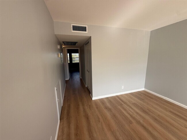 Building Photo - 2017 Newcastle A