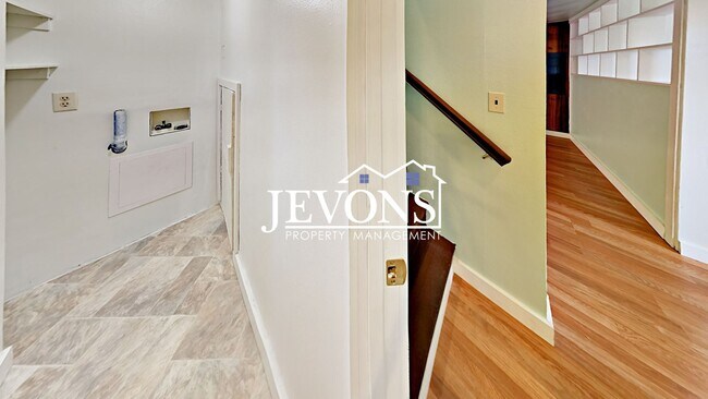 Building Photo - Pet-friendly single-family home in Tieton ...