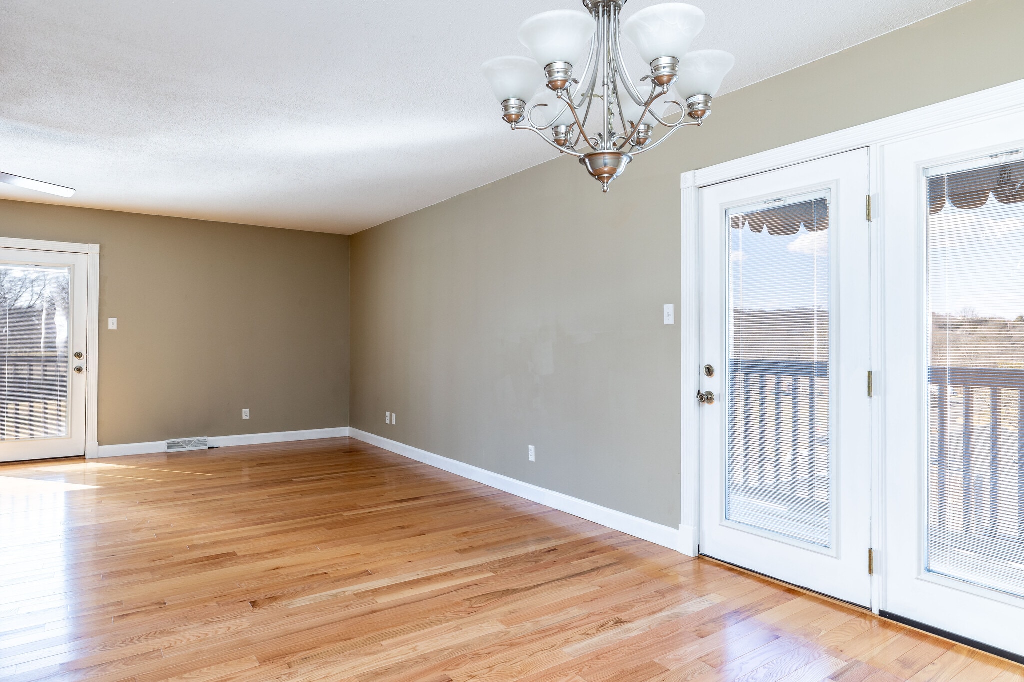 Building Photo - 908 Dartford Rd