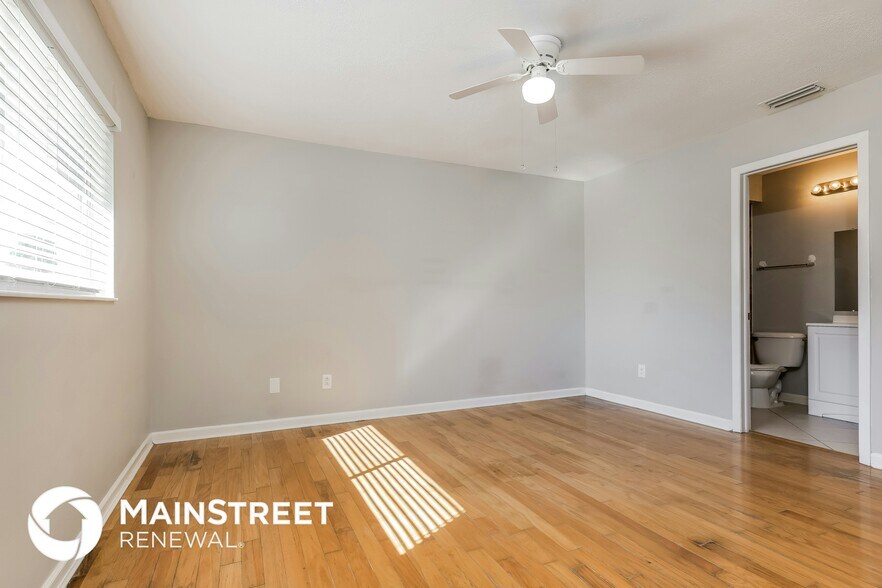 Building Photo - 1122 SE 17th St