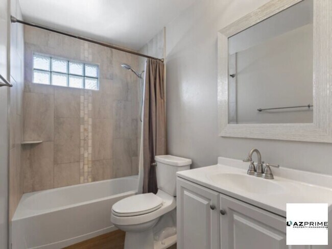 Building Photo - Spacious apartment available for rent