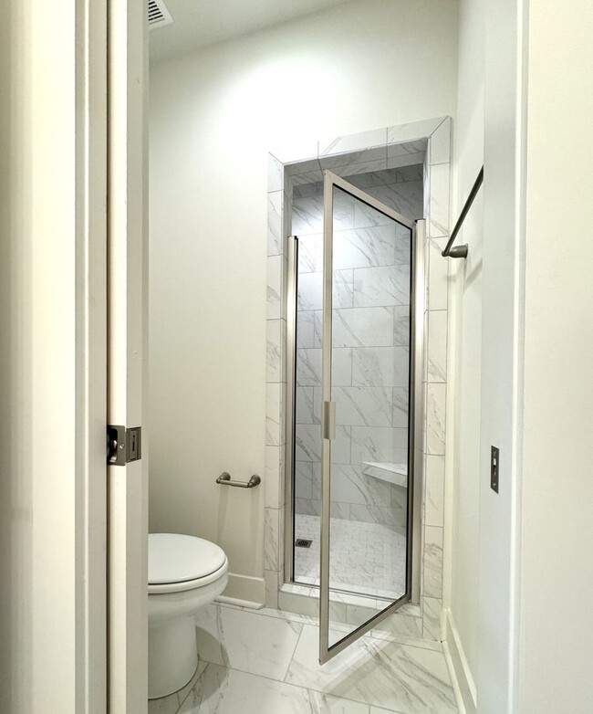 Building Photo - 3B/3.5B Townhome Available Fall 2026!