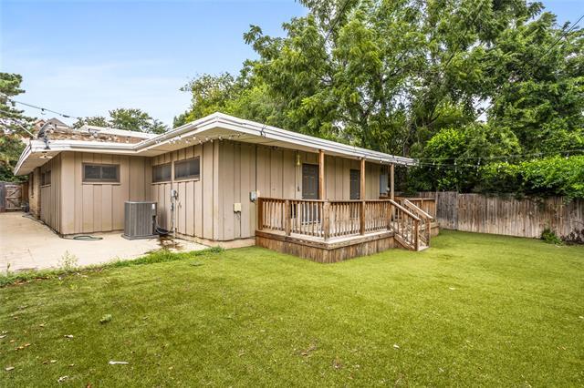 Building Photo - 2733 Sandage Ave