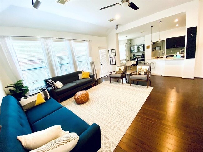 Building Photo - 16803 Bay Ledge Ct