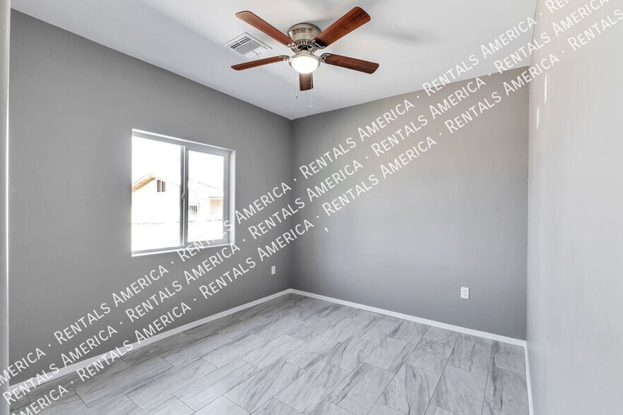 Building Photo - 1625 N Mountain View Ave