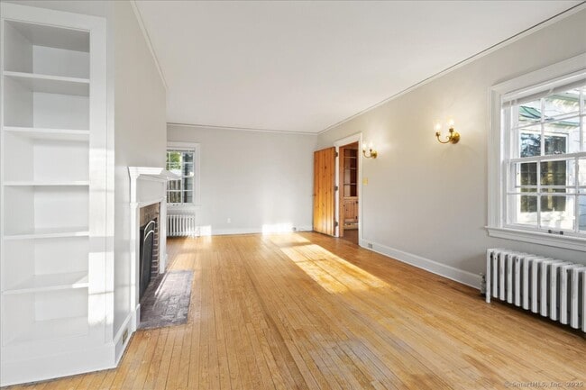 Building Photo - 8 Arlington Heights