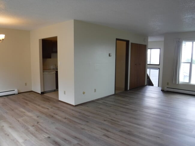 Building Photo - Duplex in the south hills