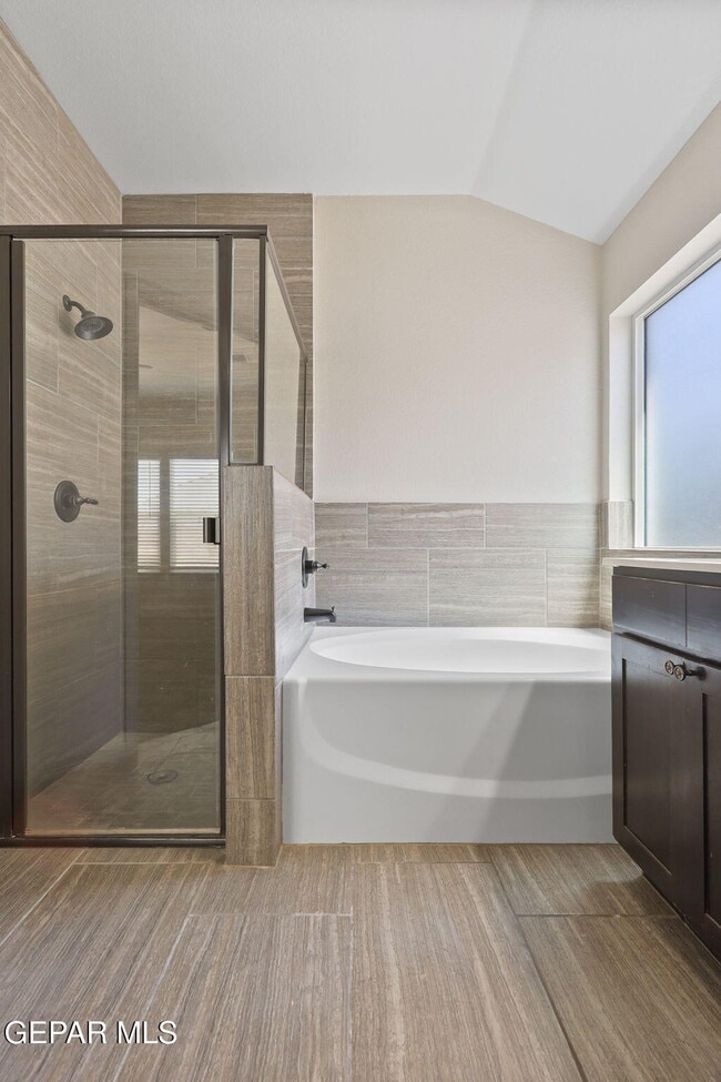 Building Photo - 14916 Tierra Coruna Ave