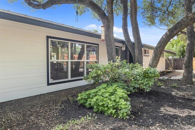 Building Photo - 3500 Northland Dr