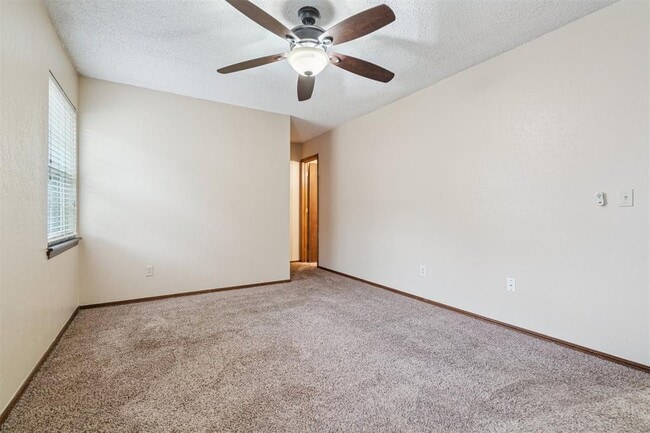 Building Photo - 16404 Del Mar Dr