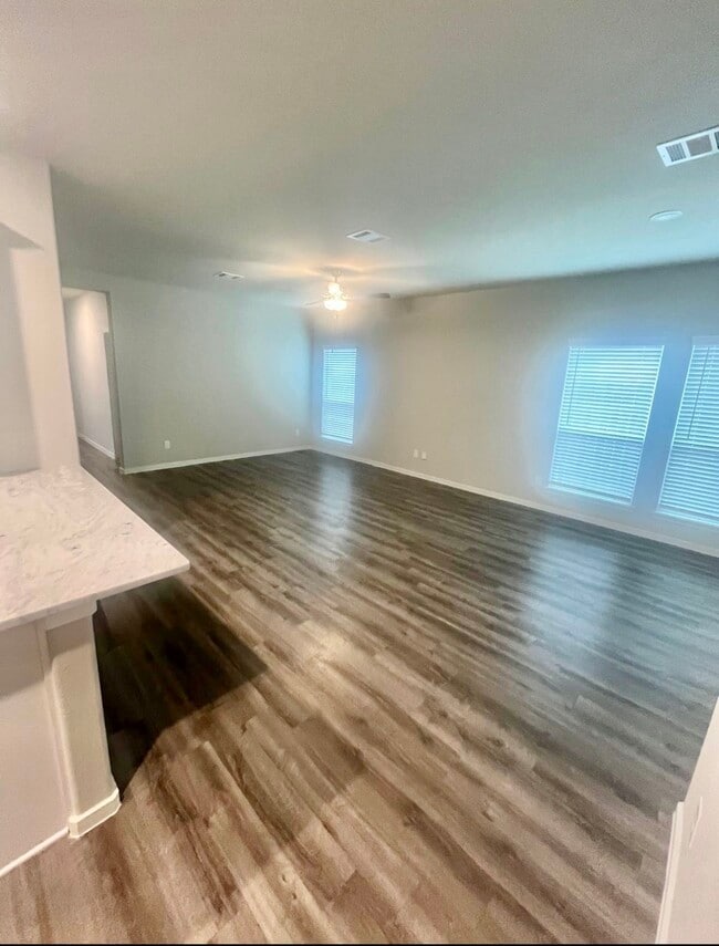 Building Photo - 10228 Badger Run Ln