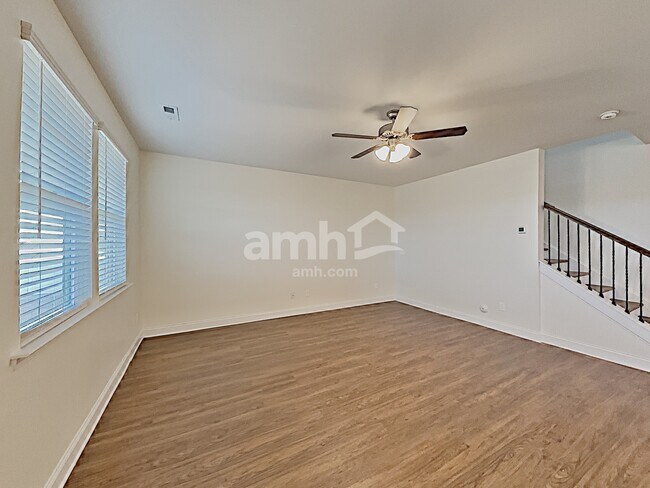 Building Photo - 2341 Cove Ct