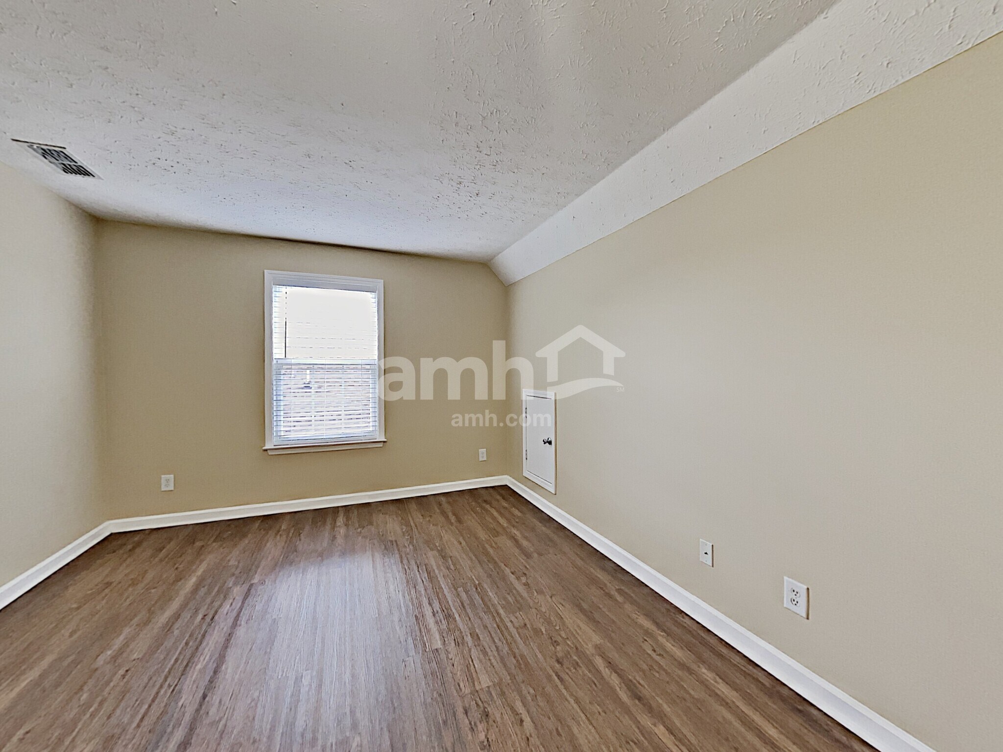 Building Photo - 5108 Bumblebee Dr