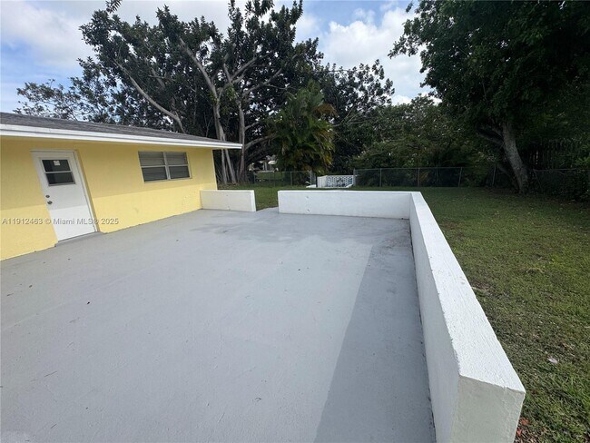 Building Photo - 1830 NW 61st Ave