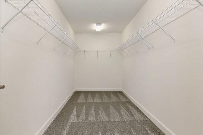 Building Photo - Lovely 5bd/3.5bath FOR RENT in highly soug...