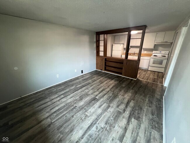 Building Photo - 2000 Indianapolis Rd