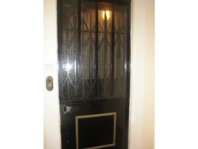 Vintage elevator to get to your floor in style - 700 Mason St