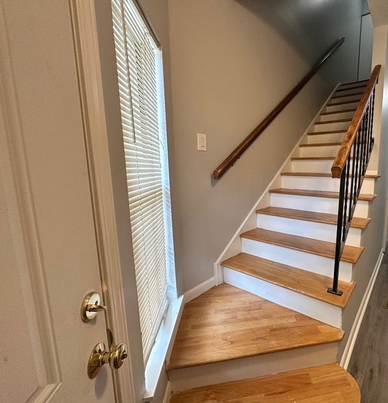 Building Photo - 1122 Regency Dr