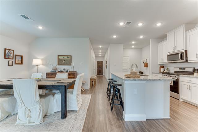 Building Photo - 508 Vasant Dr