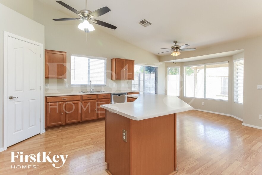 Building Photo - 3645 E Shapinsay Dr