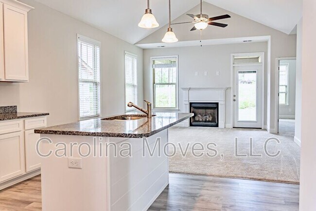 Building Photo - 133 Shumard Ln