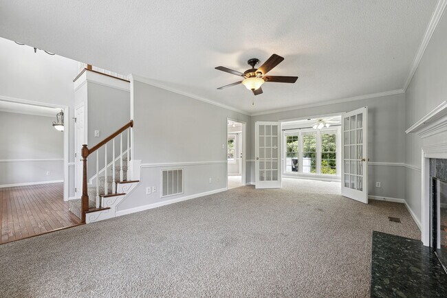Building Photo - 223 Wintergreen Dr
