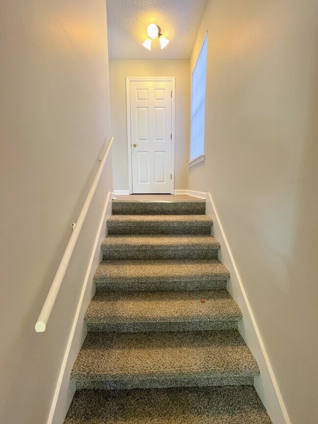 Building Photo - 1085 Stones Throw Dr NW