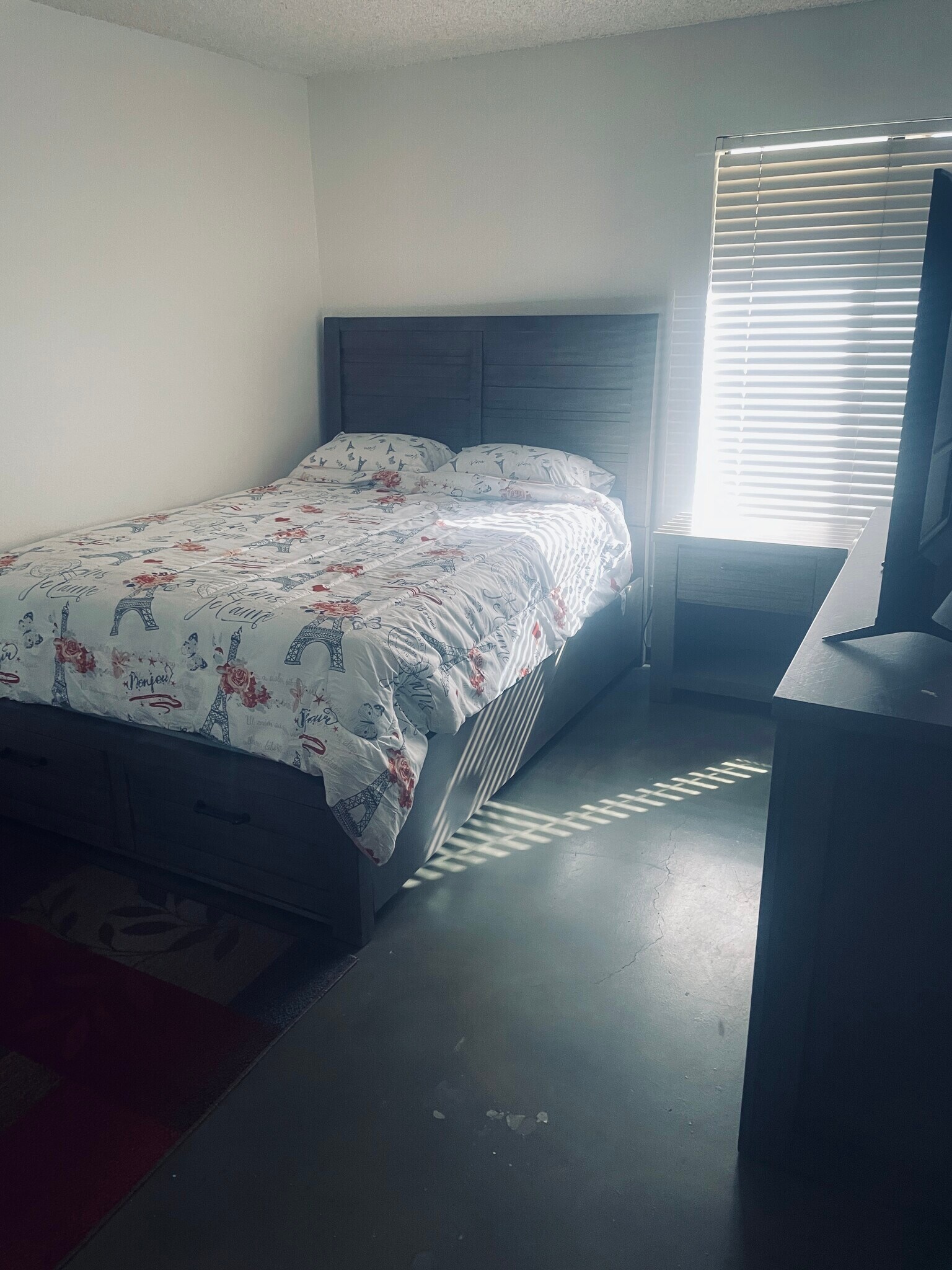 Building Photo - 403 Bradshaw Ln