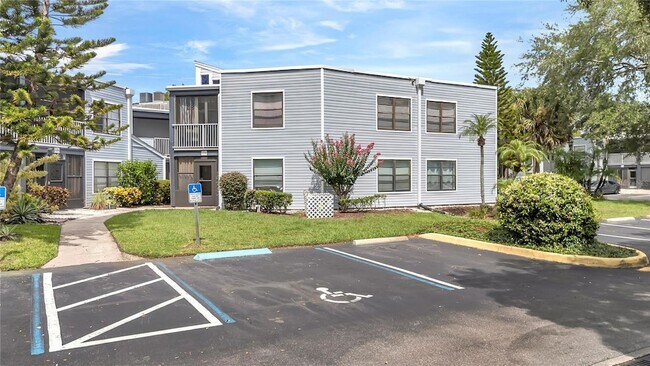 Building Photo - 3652 Southpointe Dr