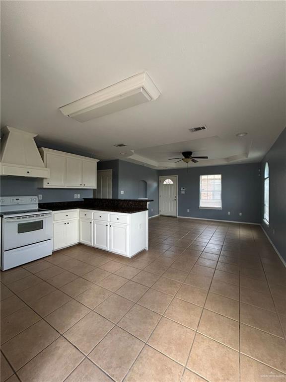 Building Photo - 1608 W Portales Dr