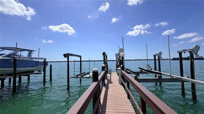 Building Photo - 218 Sand Key Estates Dr