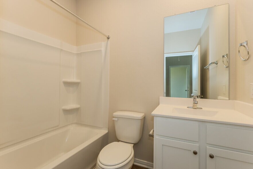Building Photo - 15642 Plum Brk Dr