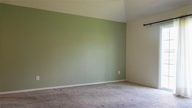 Building Photo - 18143 Forest Cedars Dr
