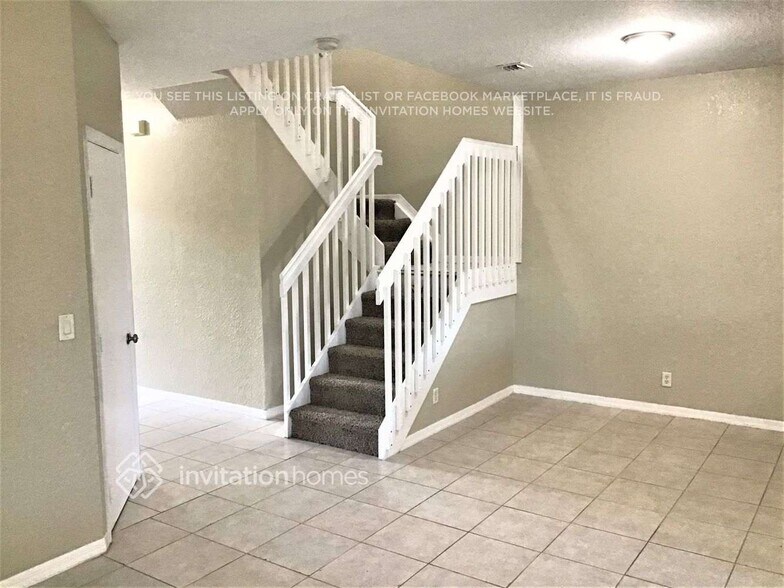 Building Photo - 4000 NW 91st Terrace