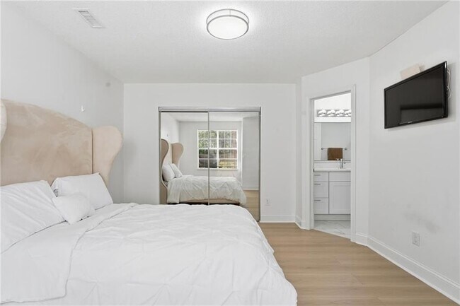 Building Photo - 904 Wentworth Ct