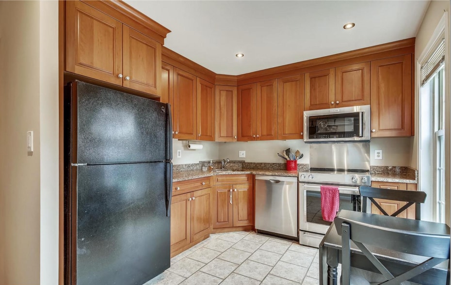 Kitchen - 1176 N Utah St